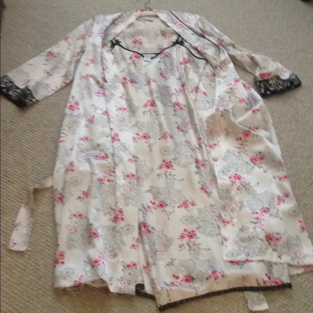 Satin pink roses Nightgown /robe set